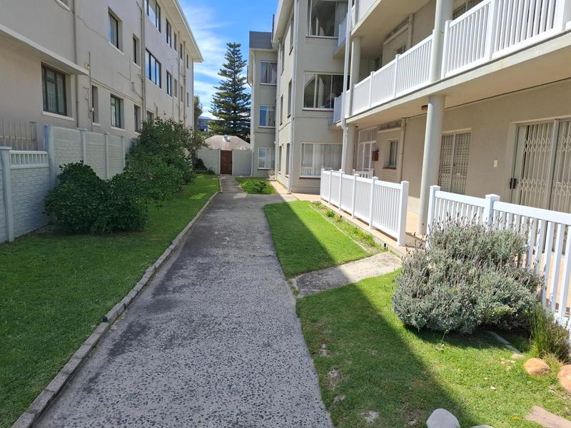 To Let 3 Bedroom Property for Rent in Strand North Western Cape